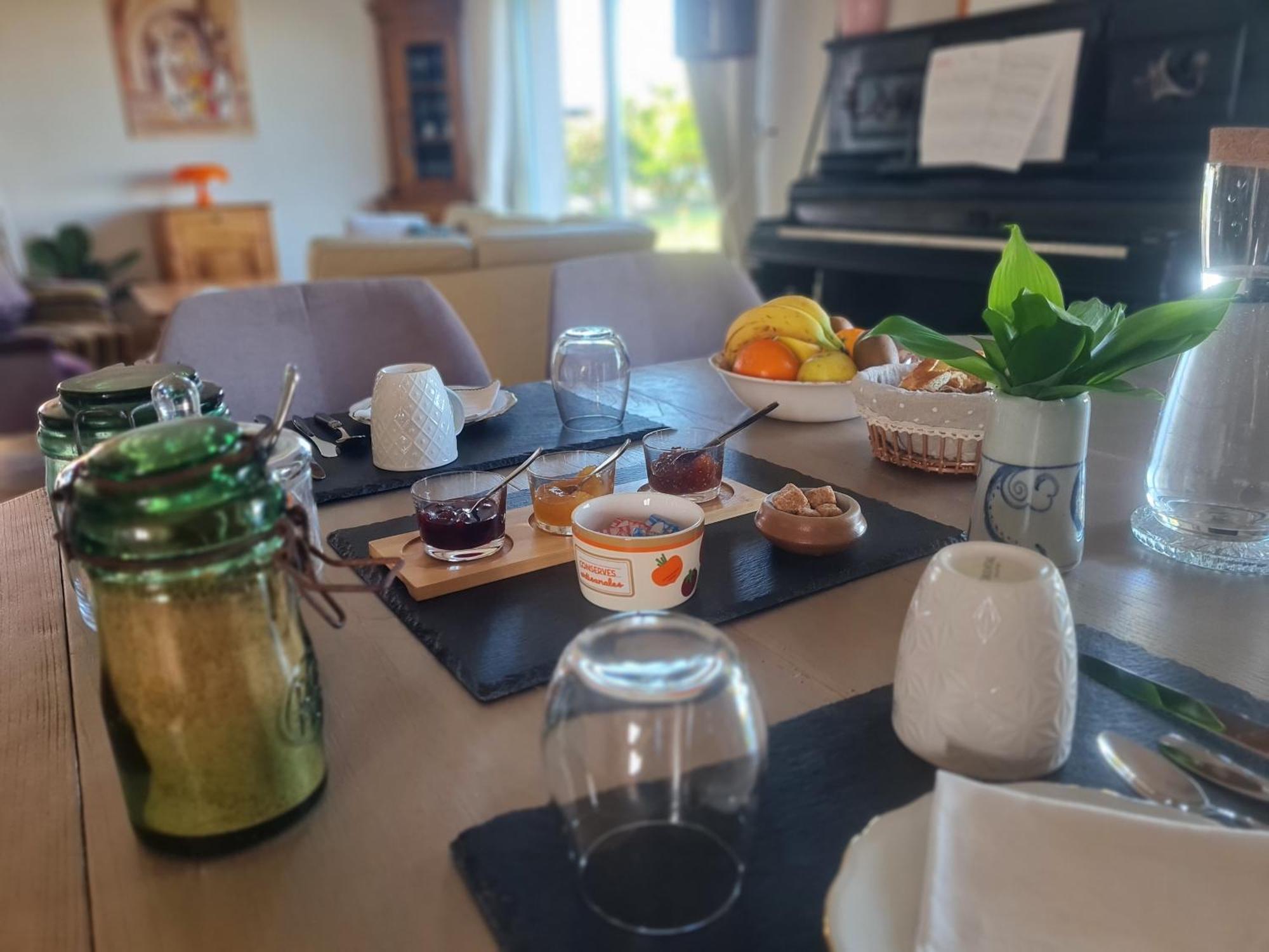 Liré Entre Loire Et Vignobles Bed & Breakfast エクステリア 写真